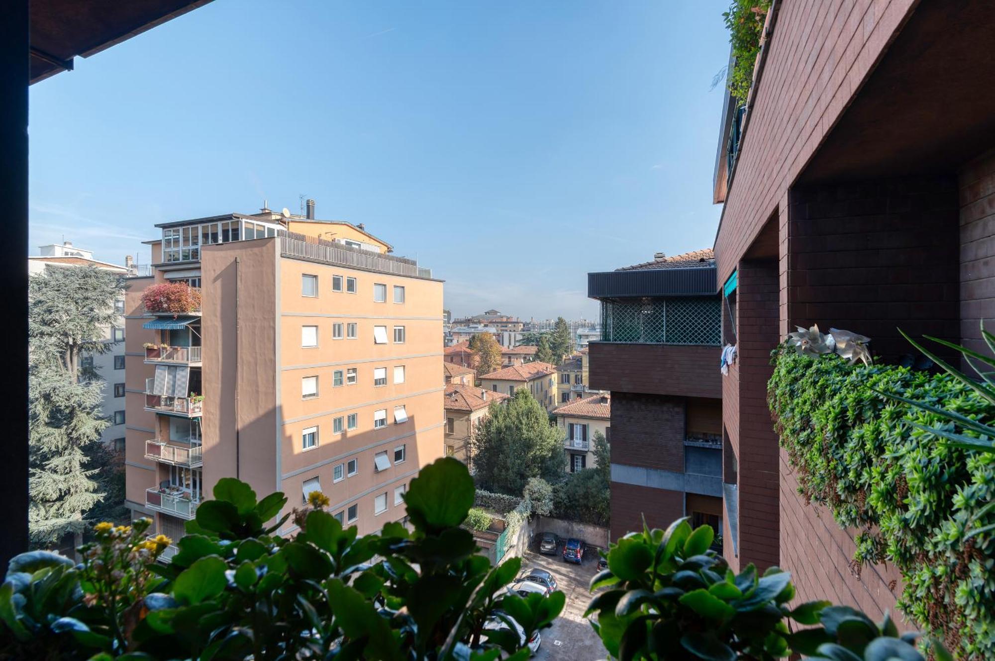 Sweet Home, Bologna